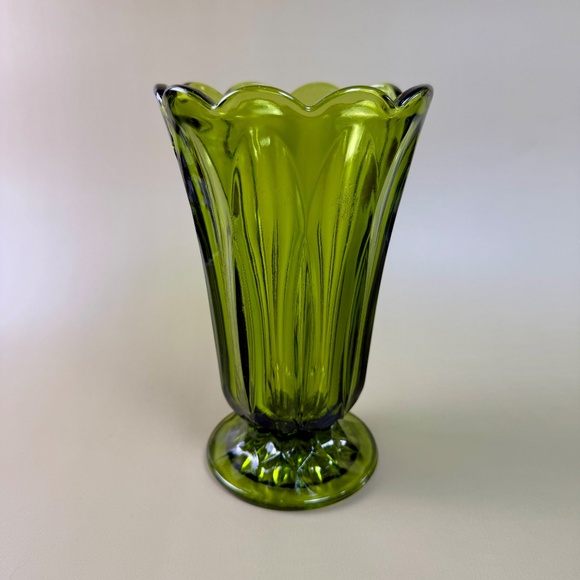 Vintage Indiana Glass Vase | Colonial Green Panel Optic | Scalloped Pedestal - Picture 7 of 10